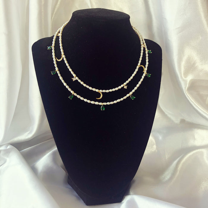 Genuine Freshwater Rice Pearl Choker with Emerald Decals