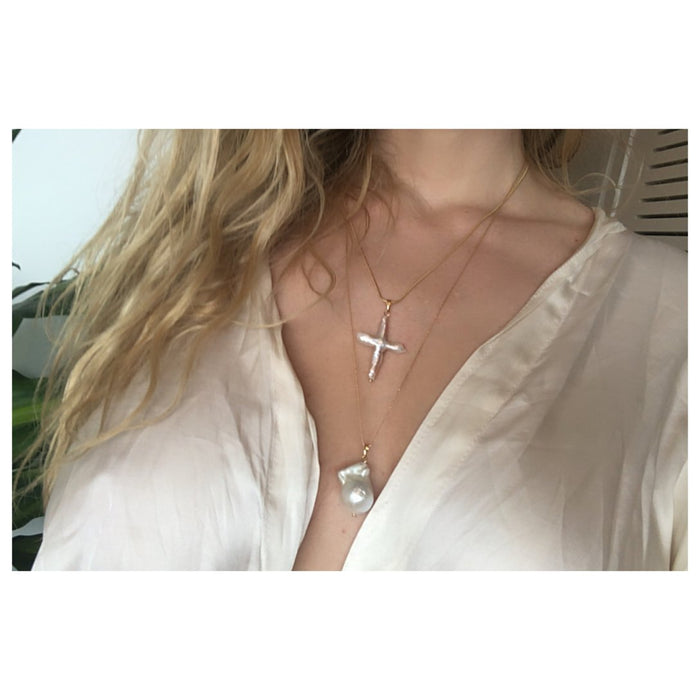 High Priestess Genuine Cross-shaped Pearl Earrings